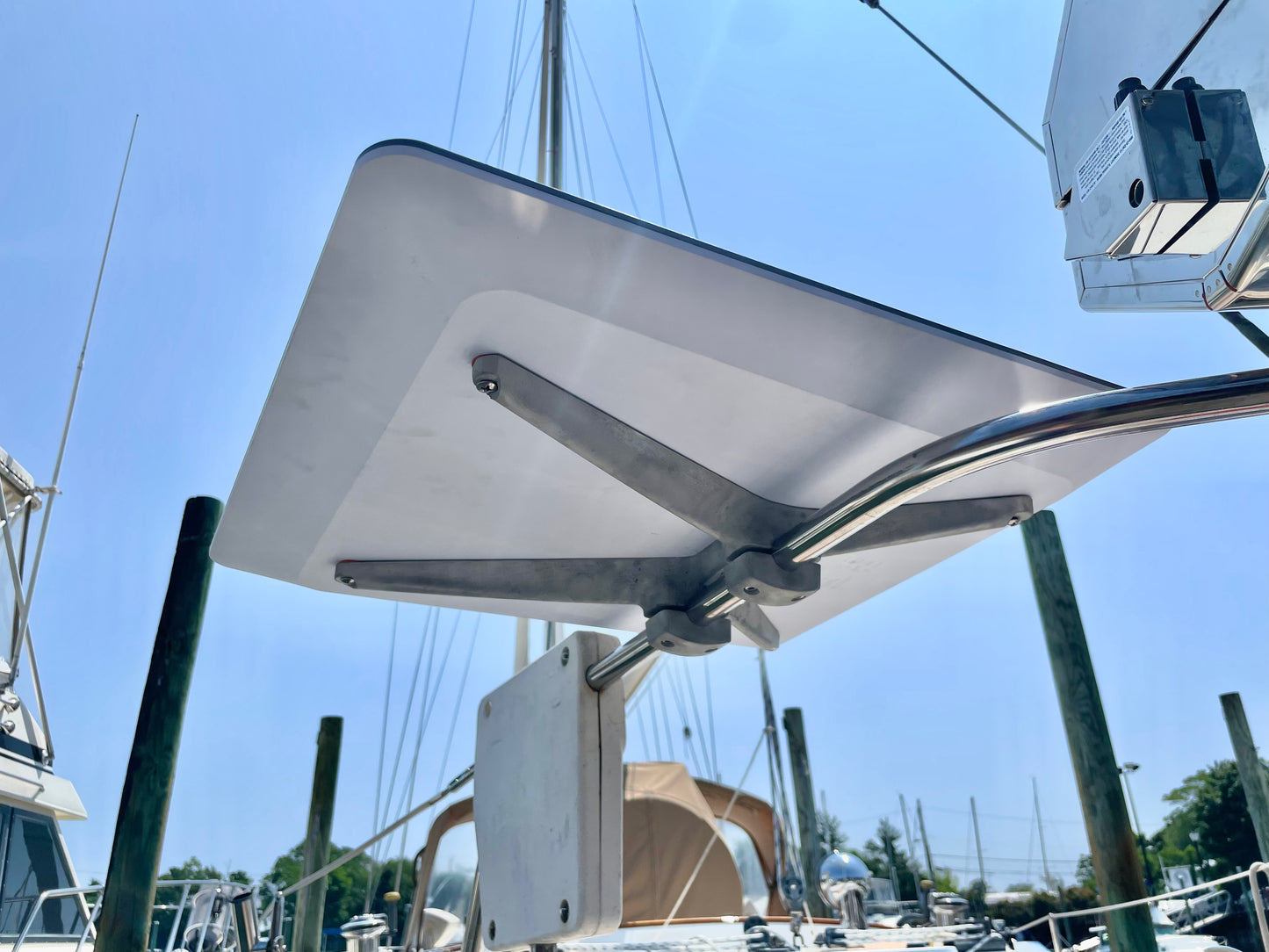 Starlink High Performance Rail Mount